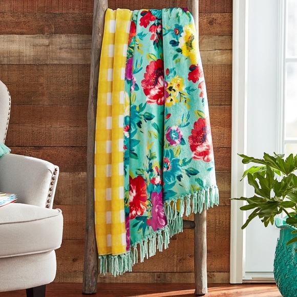 The Pioneer Woman Bedding Nwt The Pioneer Woman Reversible Velvet